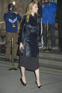 Leelee Sobieski feet photo thumbnail