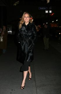 Leelee Sobieski feet photo thumbnail
