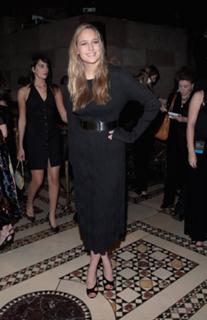 Leelee Sobieski feet photo thumbnail