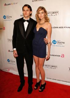 Leelee Sobieski feet photo thumbnail