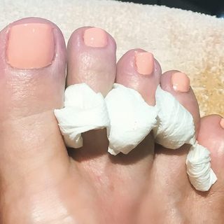 Leeza Gibbons feet photo 17