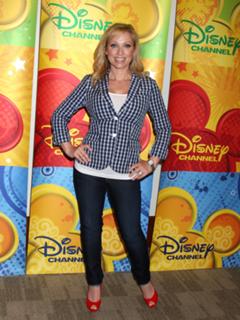 Leigh-Allyn Baker feet photo thumbnail