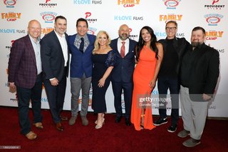 Leigh-Allyn Baker feet photo thumbnail