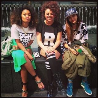 Leigh-Anne feet photo thumbnail