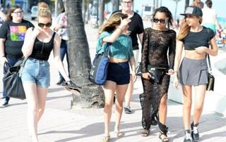 Leigh-Anne feet photo thumbnail