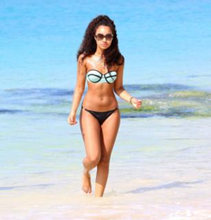 Leigh-Anne feet photo thumbnail