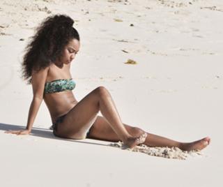 Leigh-Anne feet photo thumbnail