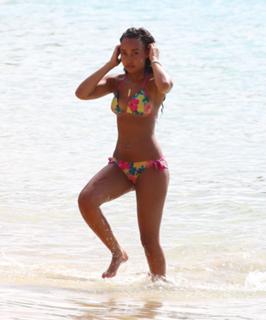 Leigh-Anne feet photo thumbnail