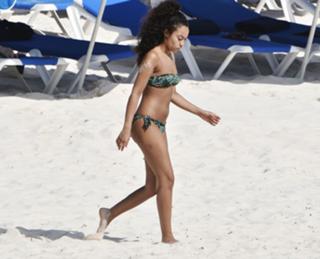 Leigh-Anne feet photo thumbnail