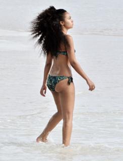 Leigh-Anne feet photo thumbnail