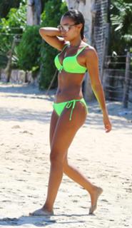 Leigh-Anne feet photo thumbnail