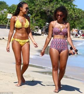 Leigh-Anne feet photo thumbnail