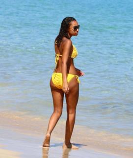 Leigh-Anne feet photo thumbnail