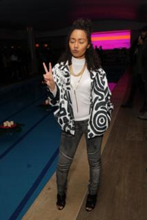 Leigh-Anne feet photo thumbnail