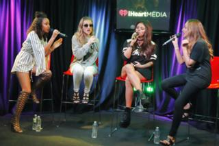 Leigh-Anne feet photo thumbnail