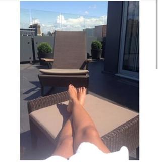 Leigh-Anne feet photo thumbnail