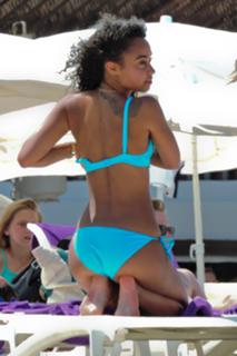 Leigh-Anne feet photo thumbnail