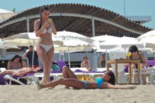 Leigh-Anne feet photo thumbnail