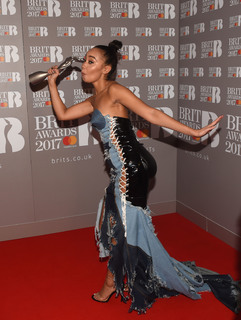 Leigh-Anne feet photo thumbnail