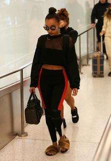 Leigh-Anne feet photo thumbnail