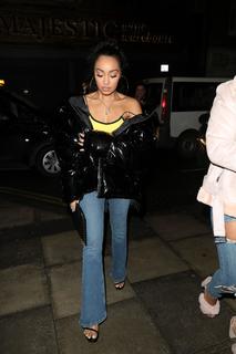 Leigh-Anne feet photo thumbnail