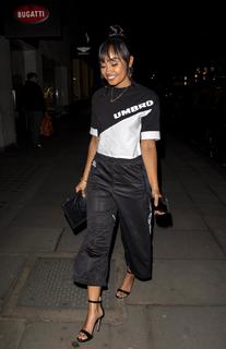 Leigh-Anne feet photo thumbnail
