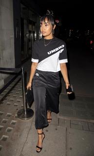 Leigh-Anne feet photo thumbnail