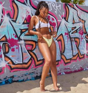 Leigh-Anne feet photo thumbnail