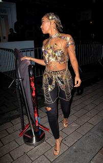 Leigh-Anne feet photo thumbnail