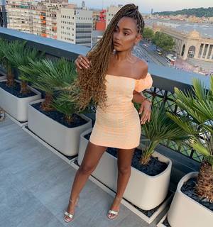 Leigh-Anne feet photo thumbnail