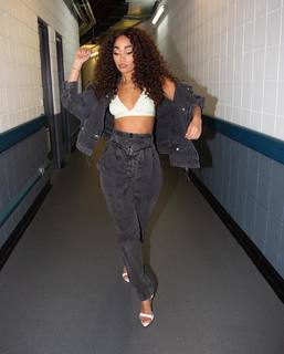 Leigh-Anne feet photo thumbnail