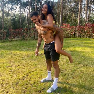 Leigh-Anne feet photo thumbnail