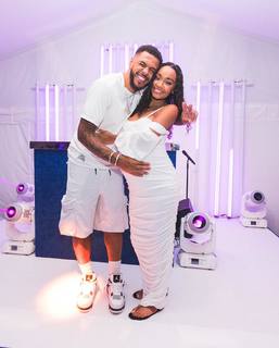 Leigh-Anne feet photo thumbnail