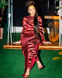 Leigh-Anne feet photo thumbnail