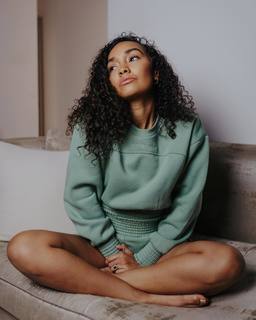 Leigh-Anne feet photo thumbnail