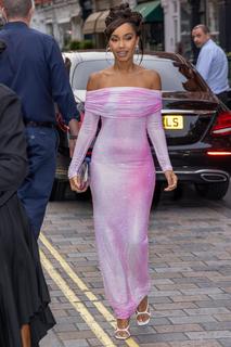 Leigh-Anne feet photo thumbnail