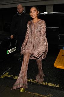 Leigh-Anne feet photo thumbnail