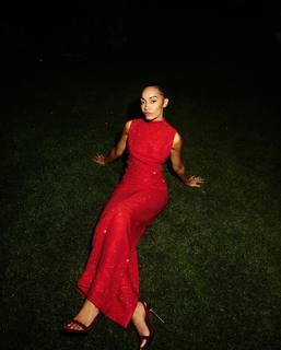 Leigh-Anne feet photo thumbnail