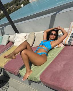 Leigh-Anne feet photo thumbnail