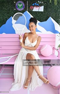 Leigh-Anne feet photo thumbnail