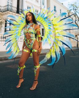 Leigh-Anne feet photo thumbnail