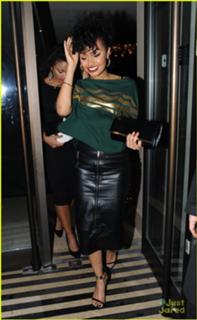 Leigh-Anne feet photo thumbnail