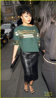 Leigh-Anne feet photo thumbnail