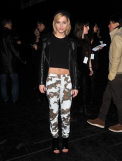 Leigh Lezark feet photo 6