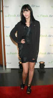 Leigh Lezark feet photo 2