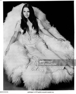 Leigh Taylor-Young feet photo 9