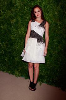 Leighton Meester feet photo thumbnail