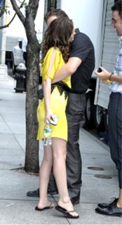 Leighton Meester feet photo thumbnail