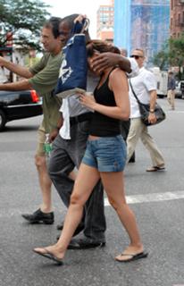 Leighton Meester feet photo thumbnail