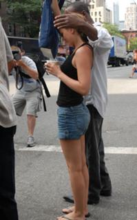 Leighton Meester feet photo thumbnail